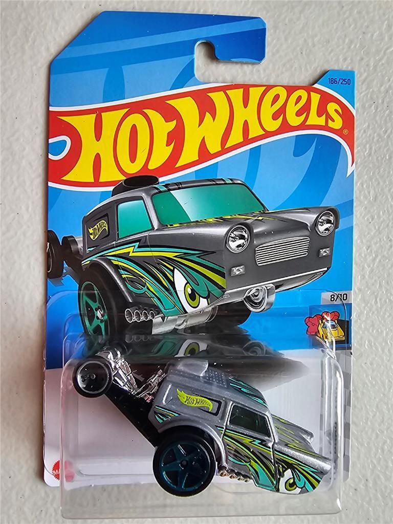 HOT WHEELS HW POPPA WHEELIE