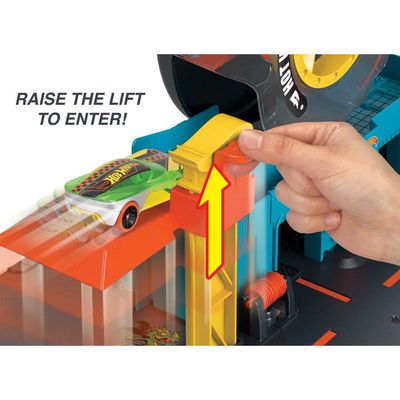 Hot Wheels® City Super Twist Tire Shop™