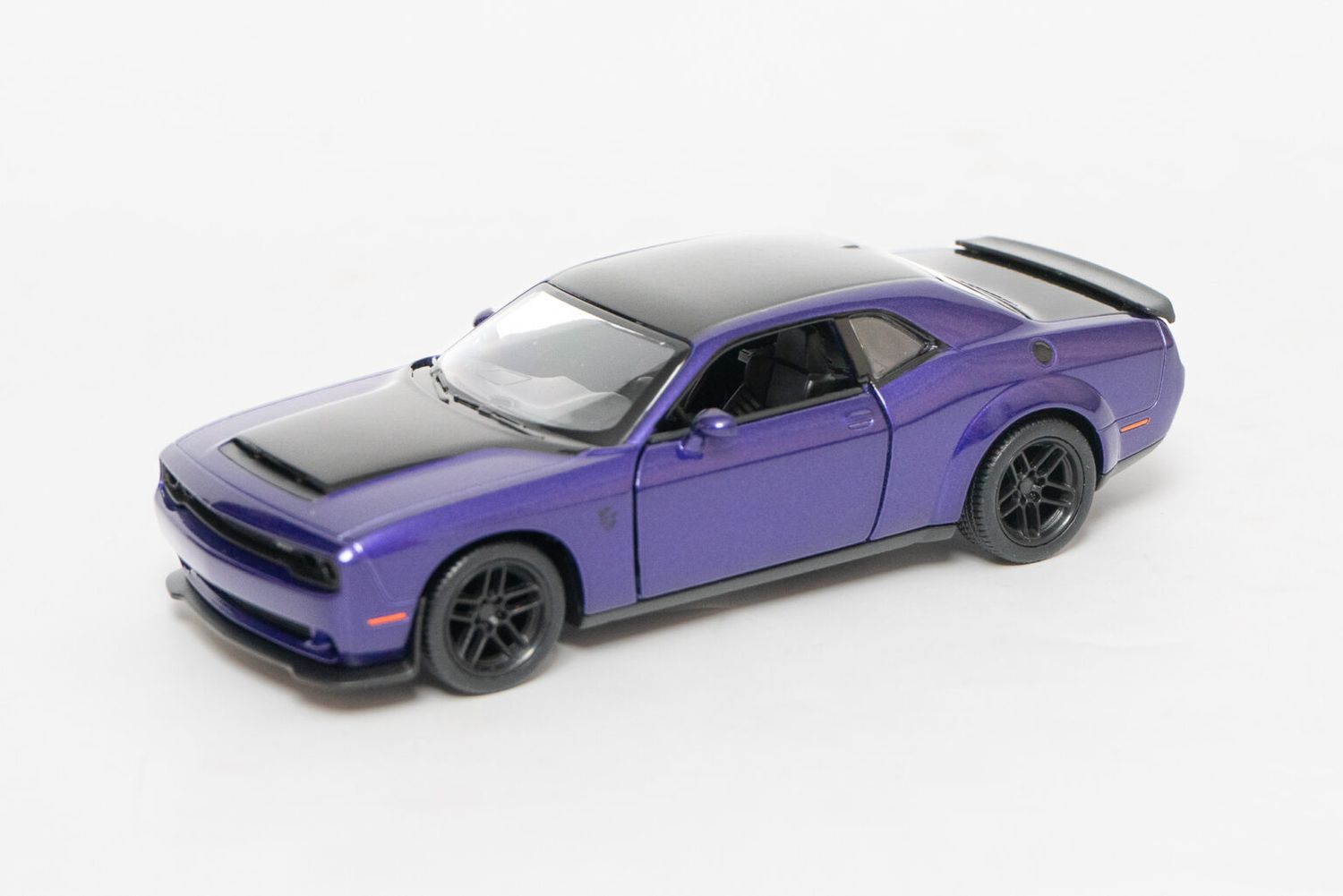 KINSMART 2023 Dodge Challenger SRT Demon 170 1:40 purple