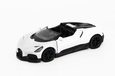 KINSMART Bugatti Mistral 1:36 White