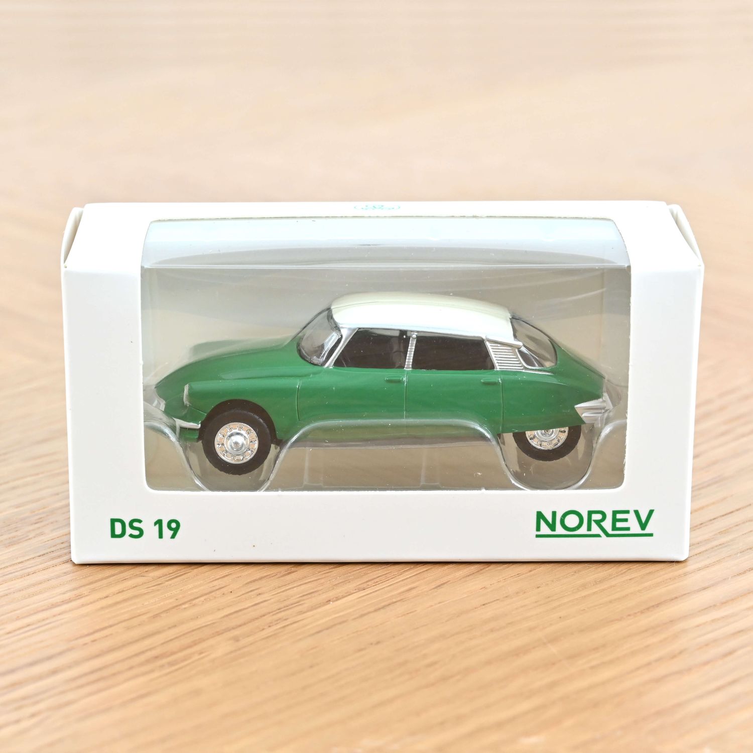 Citroen DS 19 1958 Green/White roof (1:58)