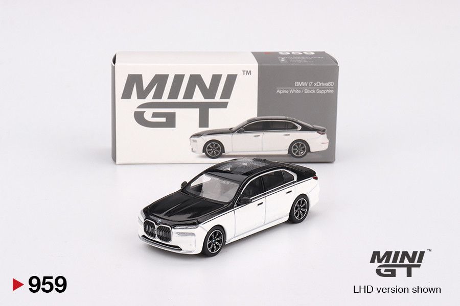 1:64 BMW i7 xDrive60, Alpine White/Black Sapphire, 2024 (LHD) - MINI GT