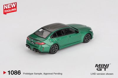 1:64 BMW M5 (G90), Isle of Man Green Metallic, 2024 (LHD) - MINI GT