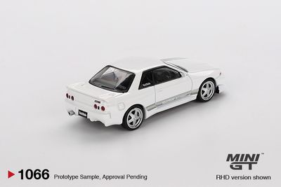 1:64 Nissan Skyline GT-R (R32) VeilSide Combat C-I, White, 2011 (RHD) - MINI GT