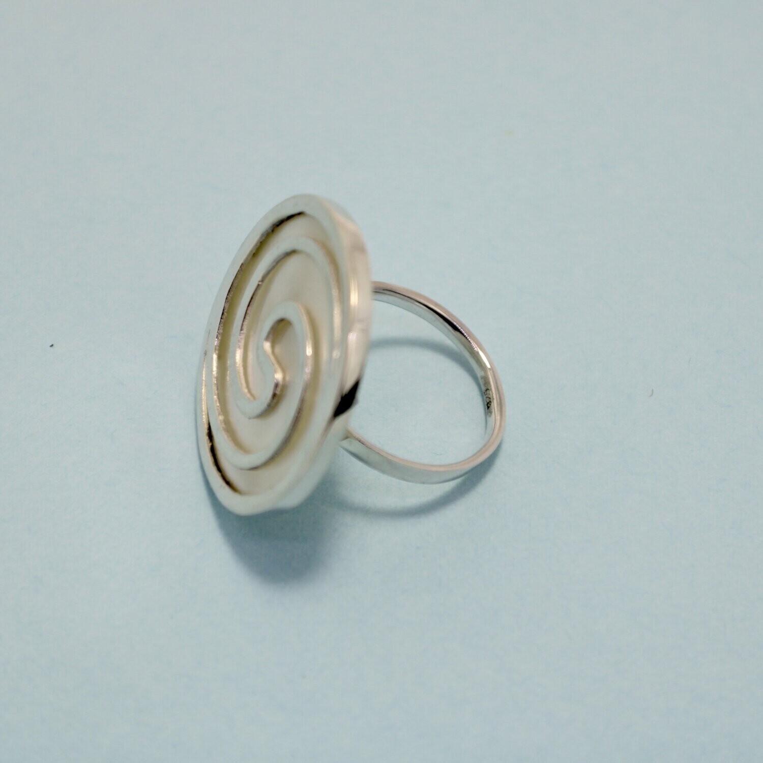 Mother of Pearl 925 Silver Round Twirl Adjustable Ring