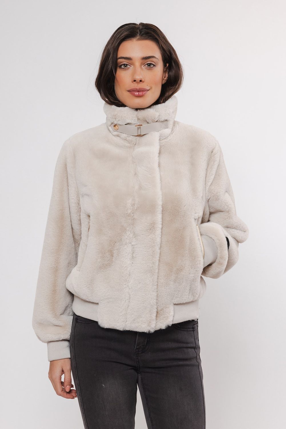 7002411 taupe