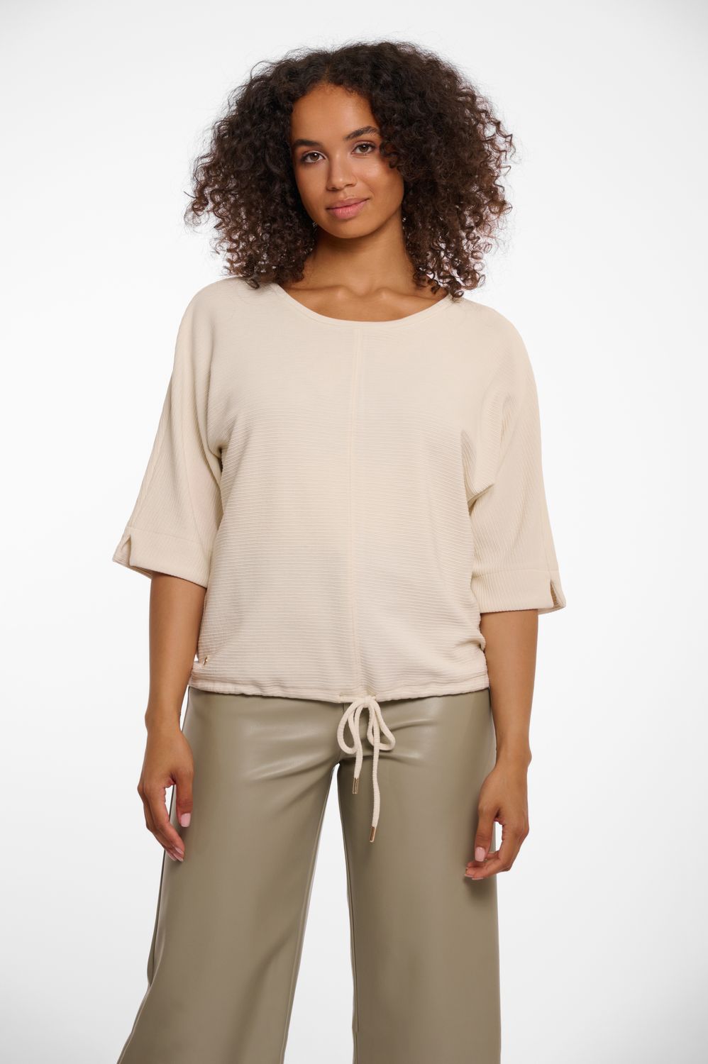 Najila l beige