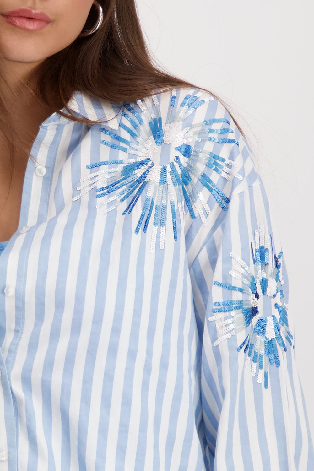 409145 licht blauw