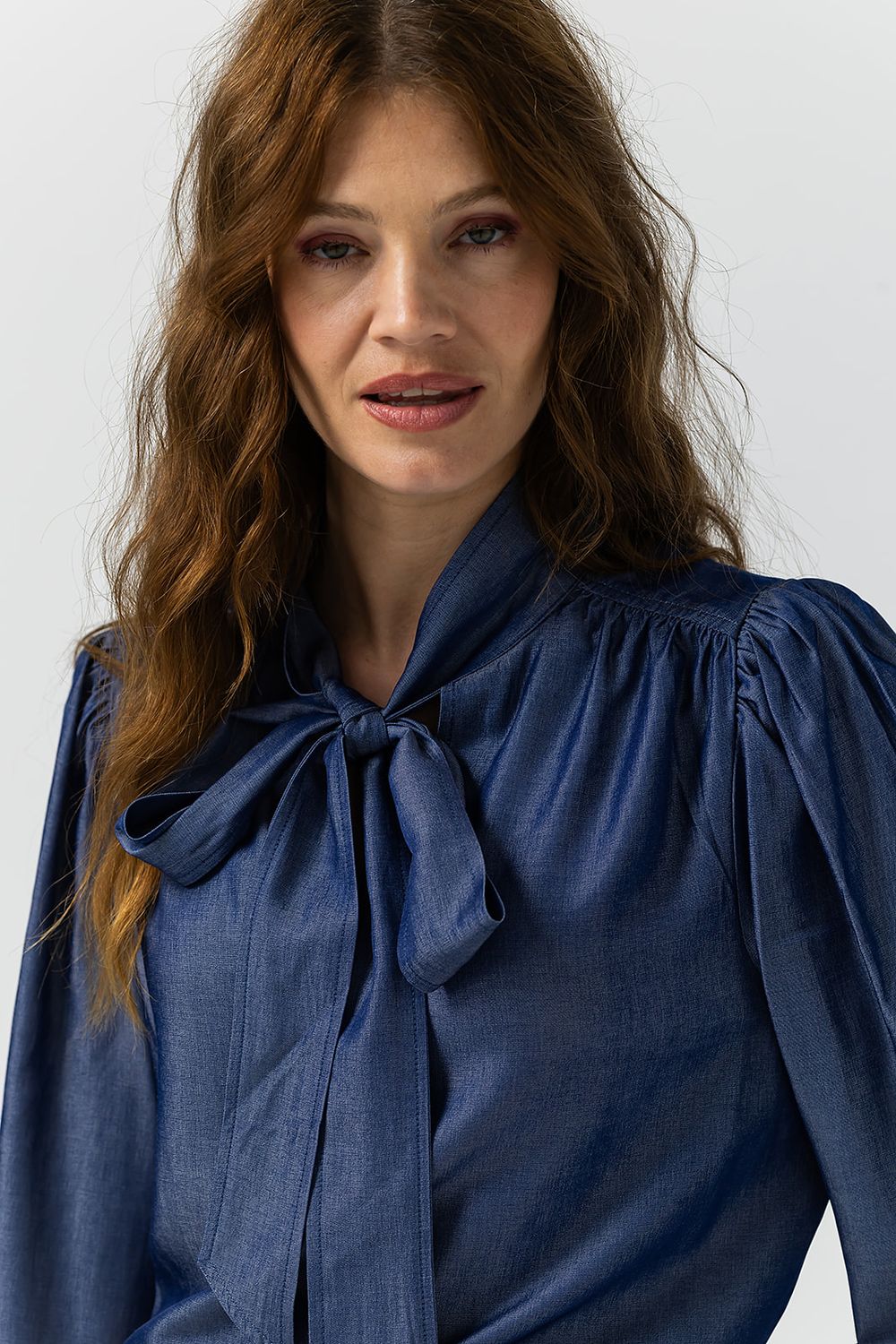 Aisha blauw