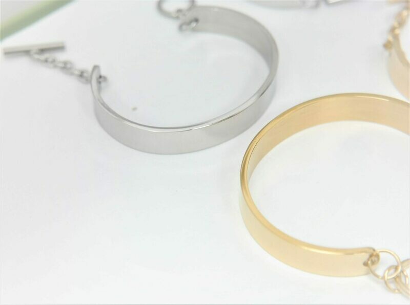 Beautiful personalized 10mm stainless steel bracelet with elegant closure