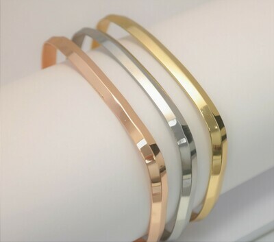 Original personalized rectangular bracelet available in three beautiful colours