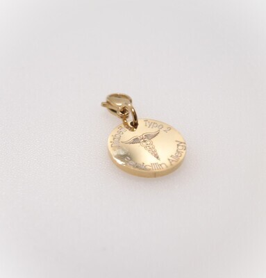 Nouveau concept de médaille médicale personnalisée!  Versatile, élégante  et raffinée. Portez là sur votre bracelet ou sur votre chaîne selon le goût du moment!