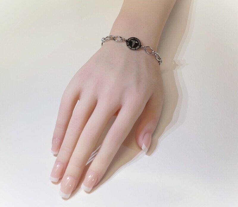 Medical bracelet with a touch of elegance available in gold and silver finishes