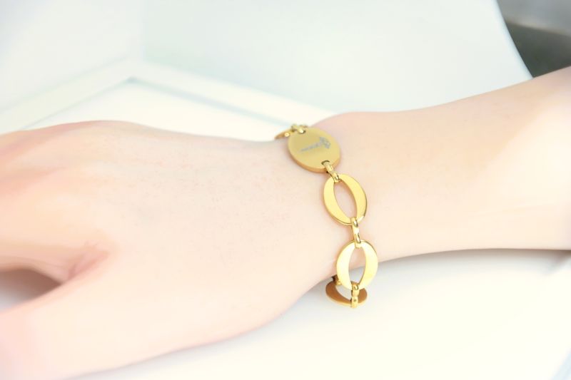 Elegant medical bracelet