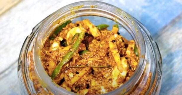 Banarasi Garlic mix Pickle | Lehsun ka mix Achar | Spiced Garlic mix Pickle | Original Home Made Taste with Mustard Oil | Pantry Must Have | 400GM | Pack of 1