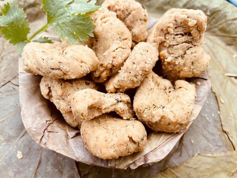 Allahabad&#39;s Famous Pure Ghee Methi Mathri