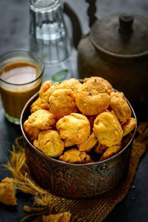 Allahabad&#39;s Famous Pure Ghee Mathri