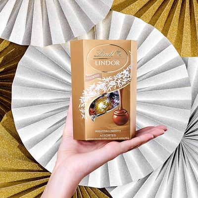 Lindt LINDOR Assorted Chocolate Truffles (200g)