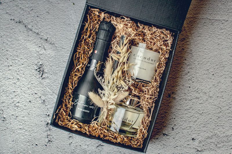White musk box