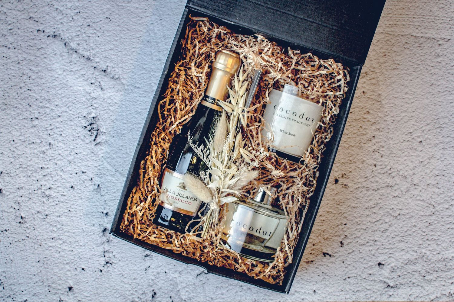 White musk box