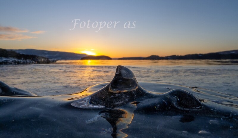 Isformasjon i solnedgang