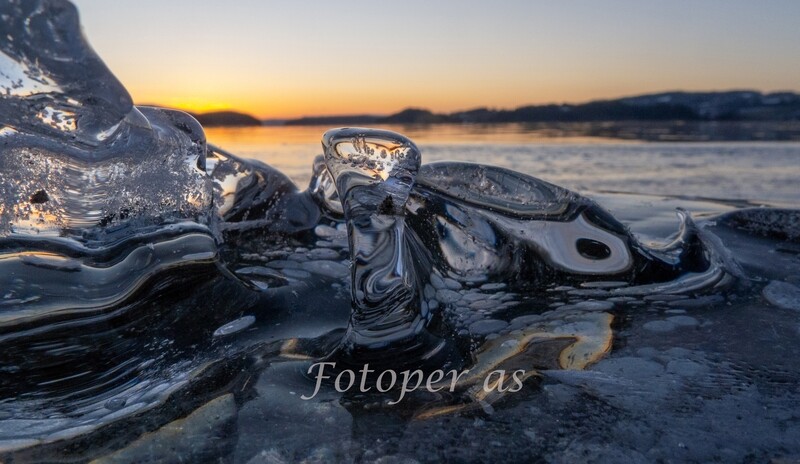 Isformasjon i solnedgang