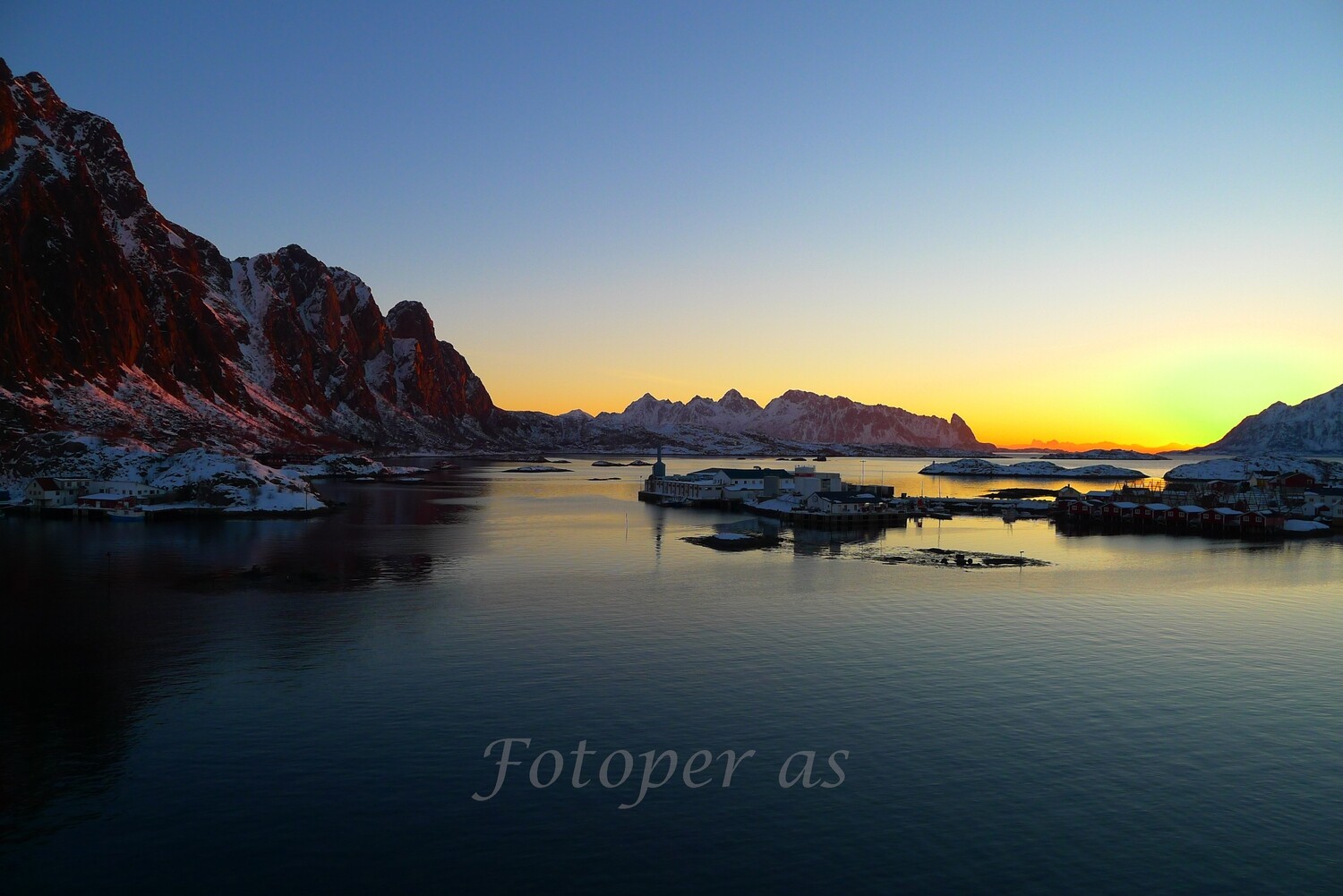 Svolvær i Lofoten, soloppgang