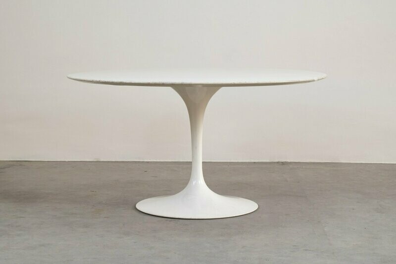 Eero Saarinen Round Dining Table by Knoll 1950s