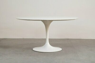 Eero Saarinen Round Dining Table by Knoll 1950s