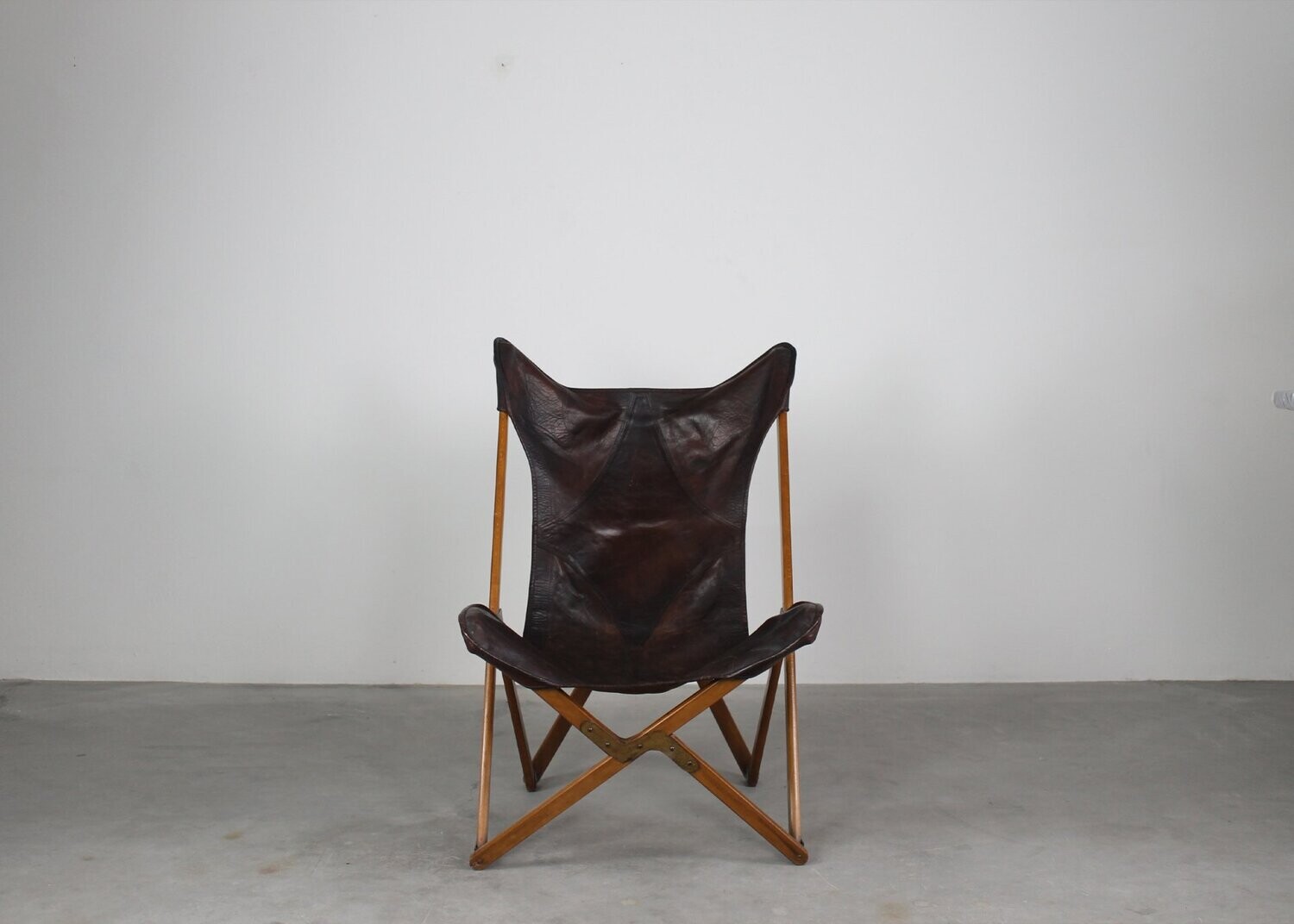 Vittoriano Viganò Tripolina Folding Chair in Wood and Leather 1930s Italy