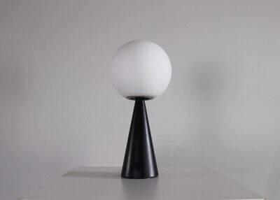 Gio Ponti Bilia Table Lamp in Black Metal and Opaline Glass Fontana Arte 1968