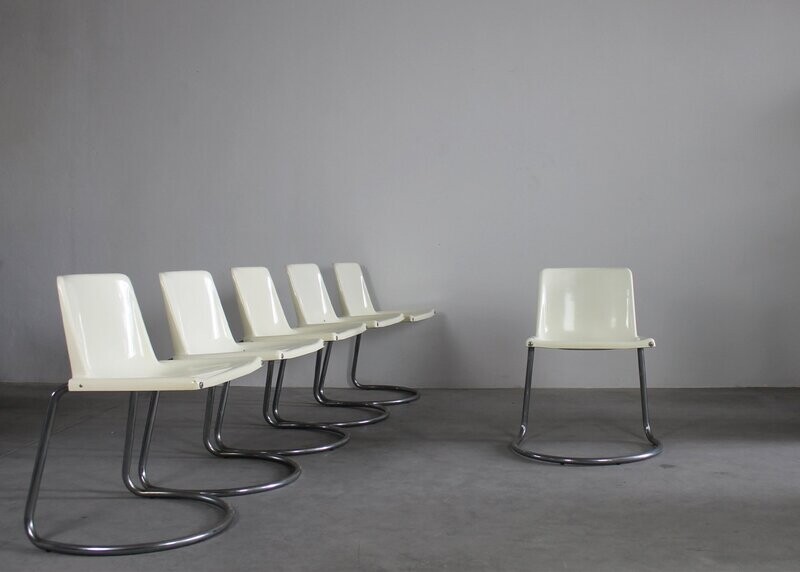 Giotto Stoppino Set of Six Alessia Chairs in Metal and White ABS by Driade 1970s