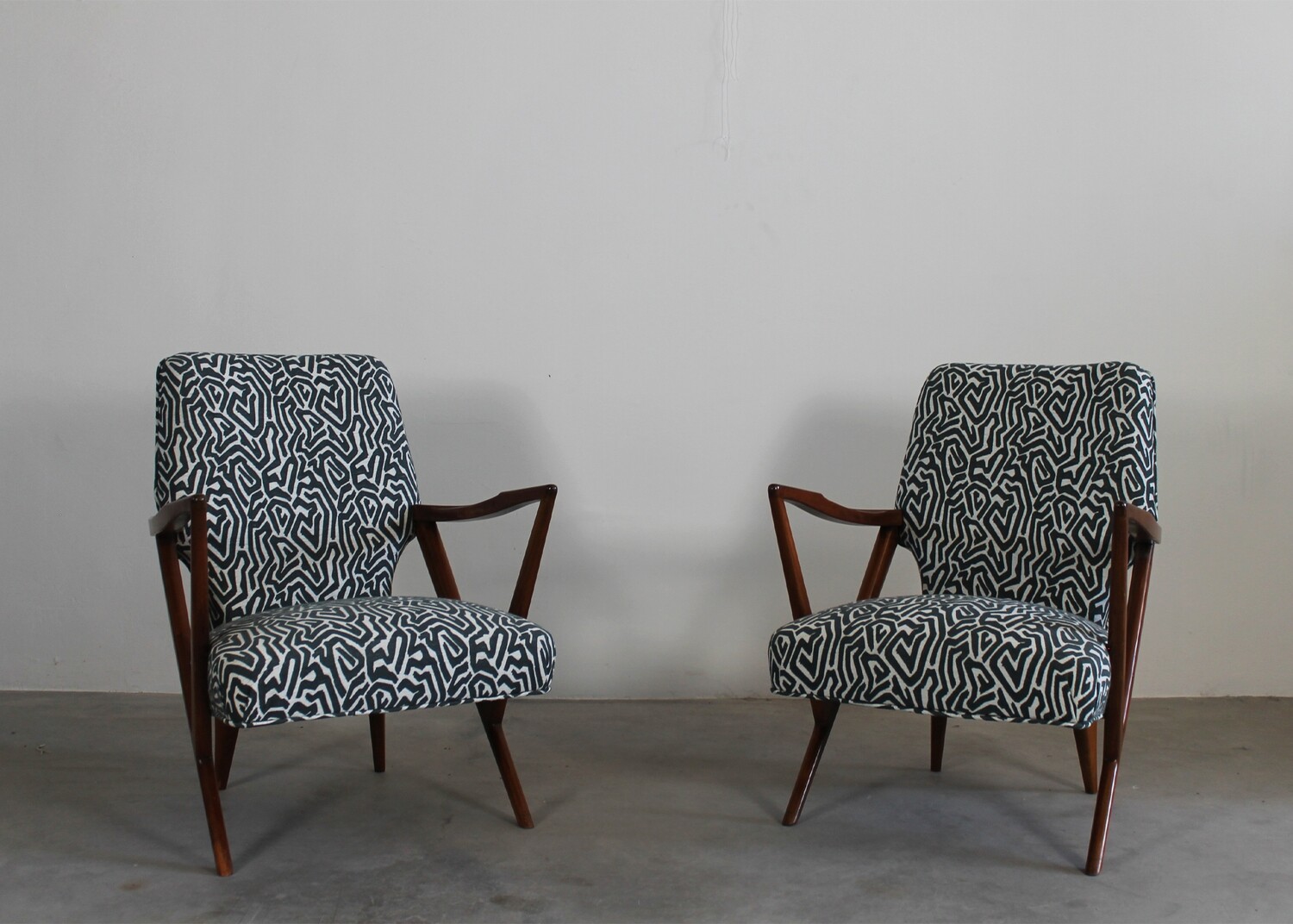 Giuseppe Scapinelli Set of Two Armchairs in Walnut and Printed Fabric 1955