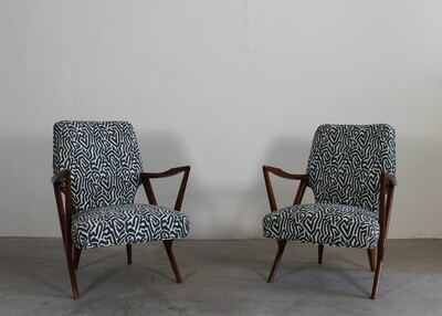 Giuseppe Scapinelli Set of Two Armchairs in Walnut and Printed Fabric 1955 Giuseppe Scapinelli Set of Two Armchairs in Walnut and Printed Fabric 1955