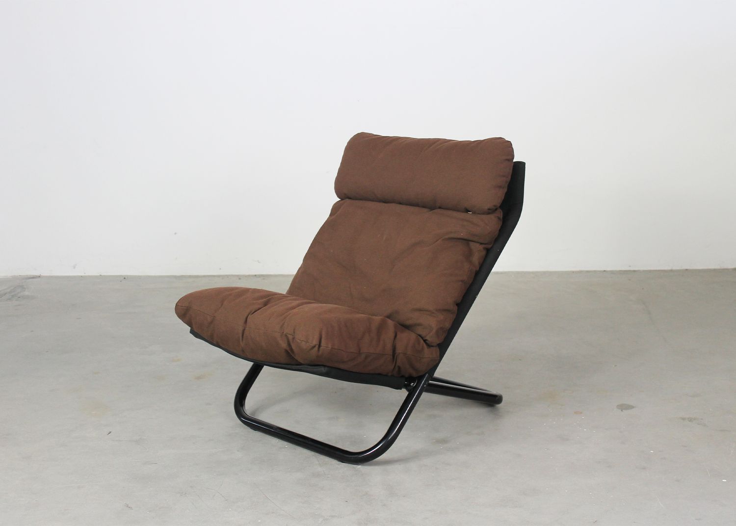 Marcello Cuneo High Backrest Cross Armchair in Steel and Brown Fabric by Arflex 1970s