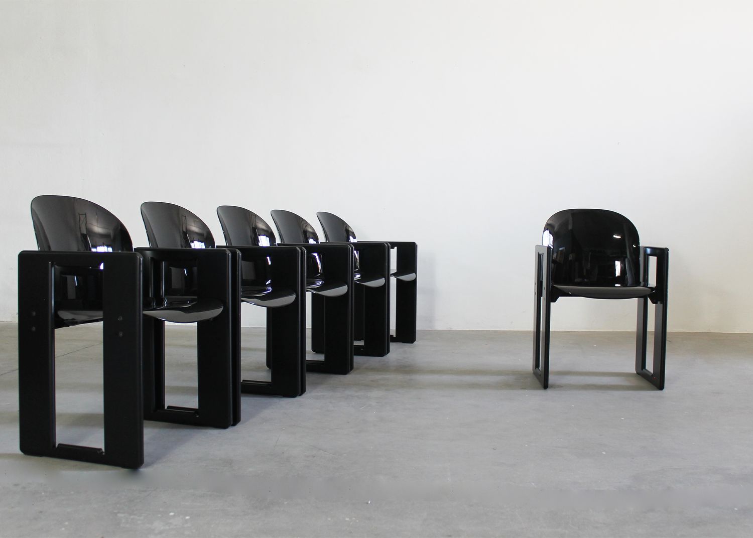 Tobia & Afra Scarpa Set of Six Black Dialogo Dining Chairs by B&B 1973