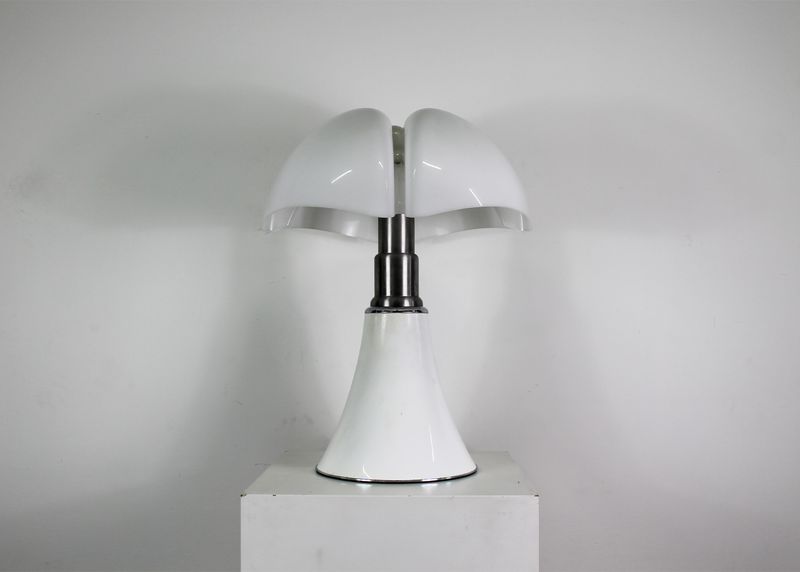 Gae Aulenti White Pipistrello Table or Floor Lamp by Martinelli Luce 1965