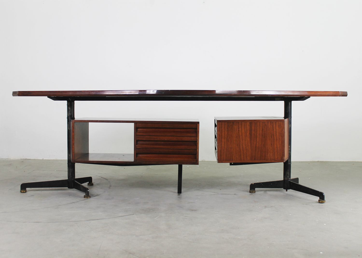 Osvaldo Borsani T96 Boomerang Executive Desk by Tecno 1960s