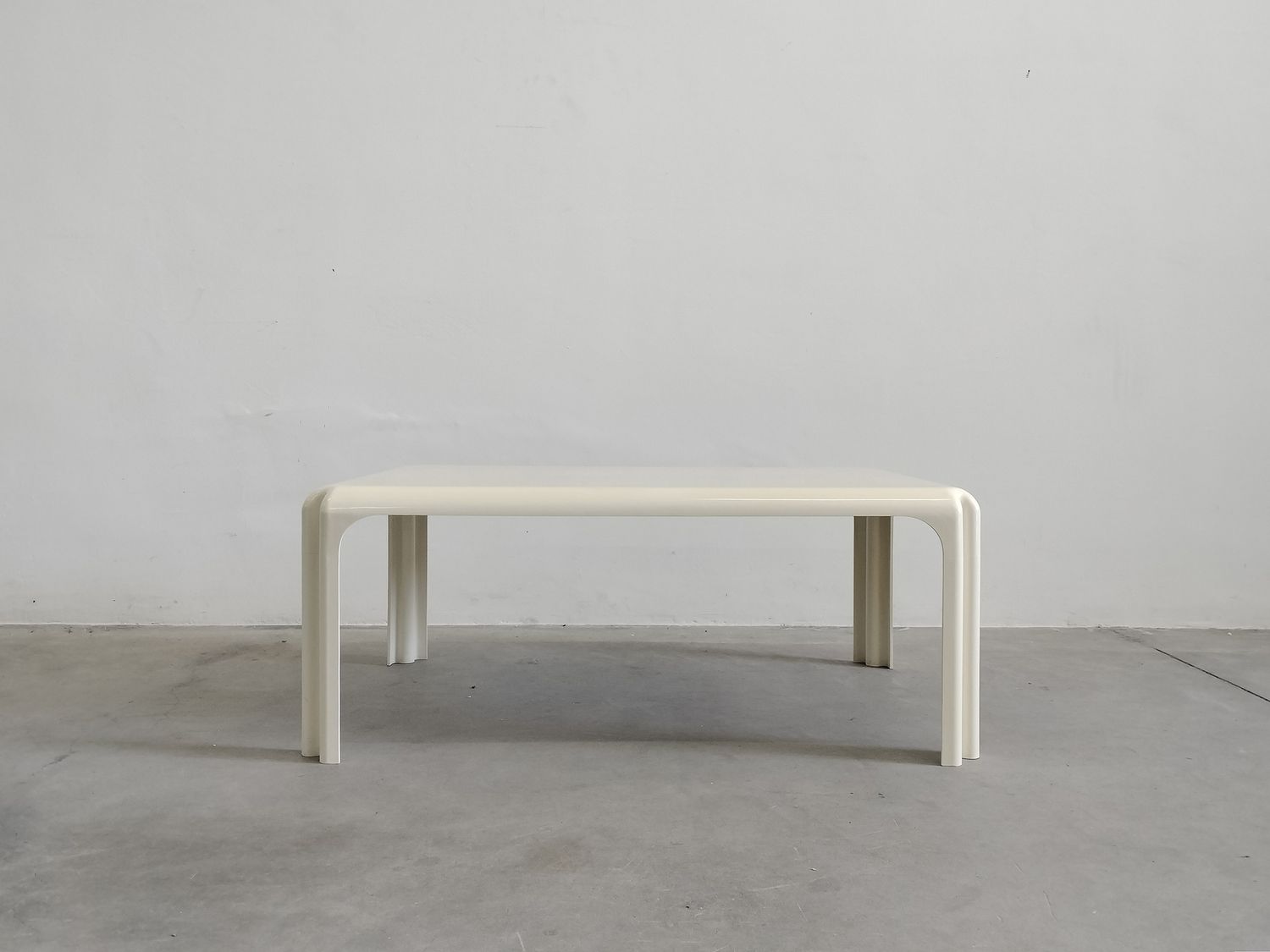 Vico Magistretti Arcadia White Rectangular Coffee Table by Artemide 1970s
