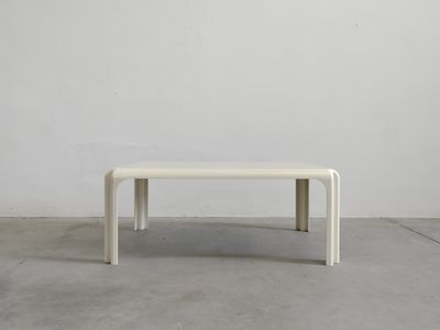 Vico Magistretti Arcadia White Rectangular Coffee Table by Artemide 1970s Vico Magistretti Arcadia White Rectangular Coffee Table by Artemide 1970s