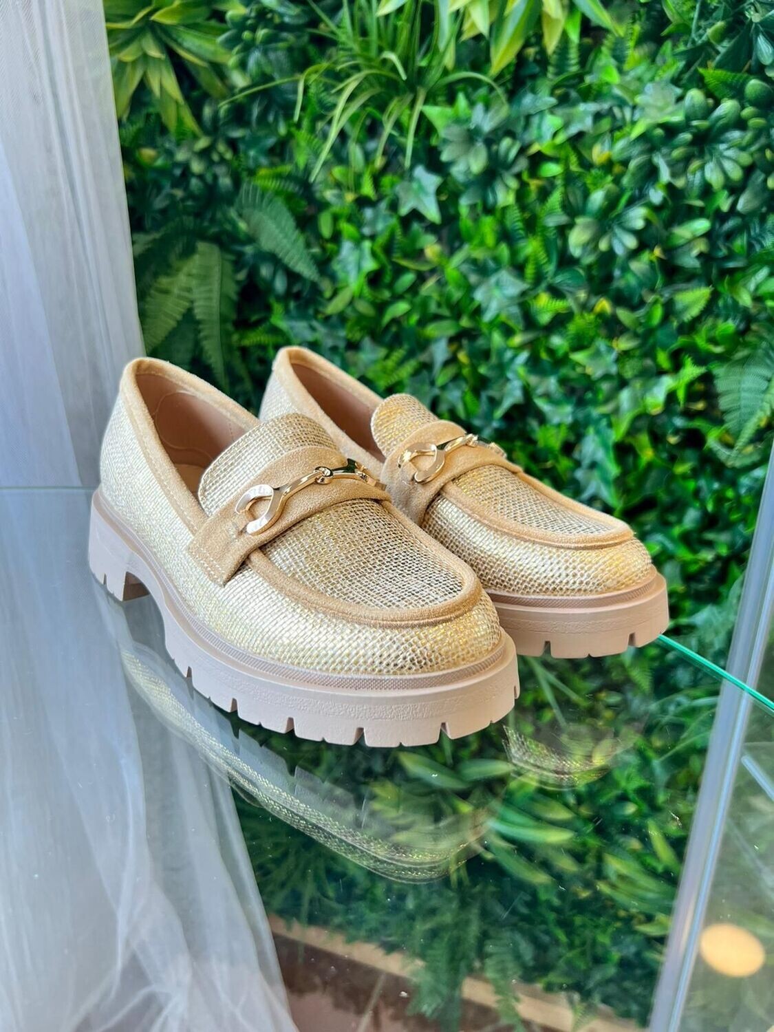 Mocasin track dorado