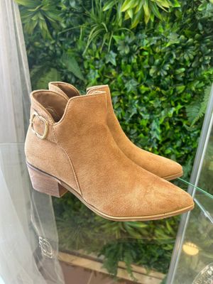 Botin Basico Hebilla Camel