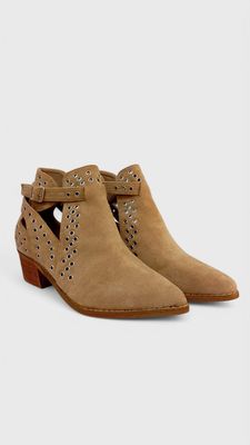 Botin semiabierto huequitos kaki