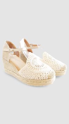 Cuña hilo flor beige