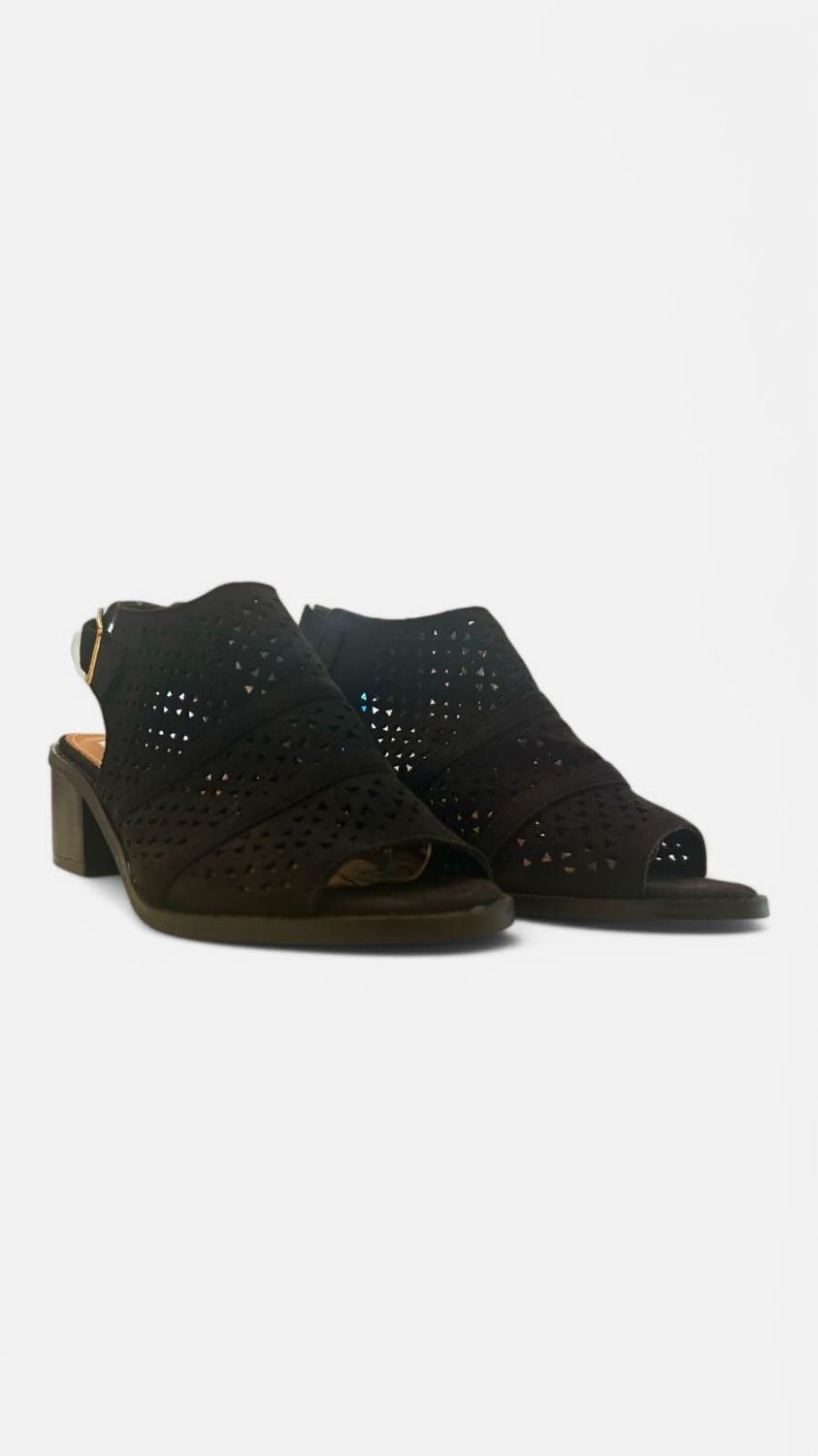 Tacon botin triangulos negro