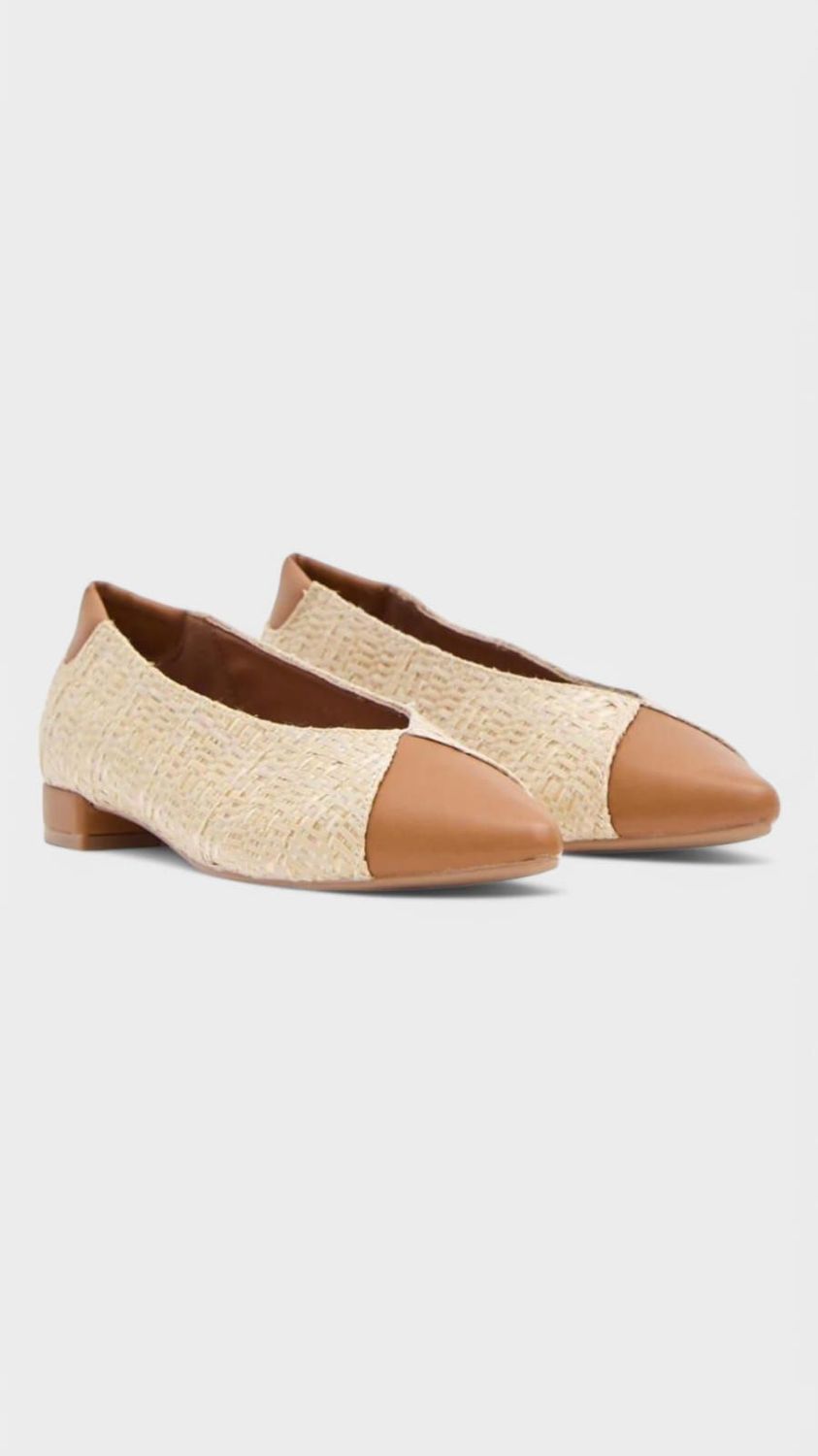 Zapato bicolor encaje camel