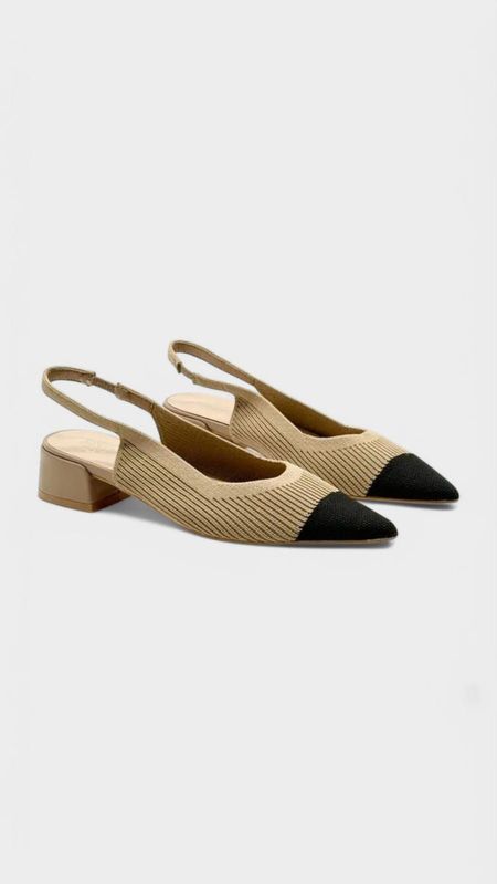 Zapato plano punta negra
