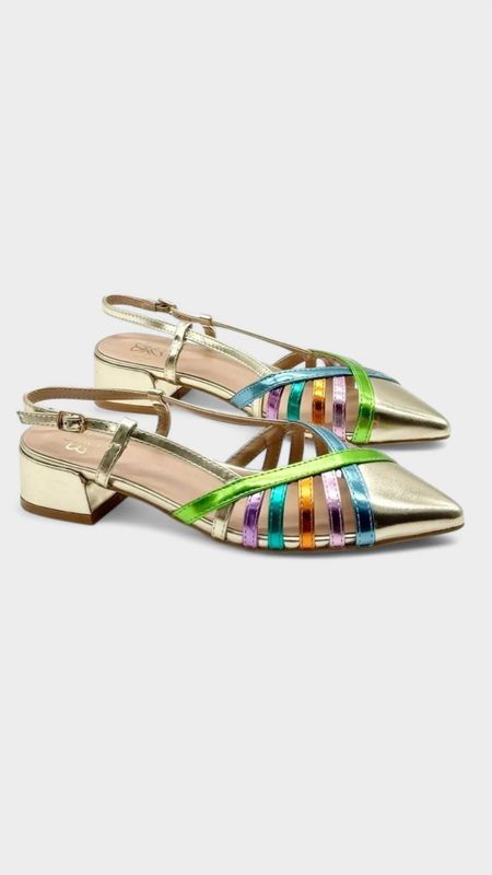 Zapato especial desta. dorado