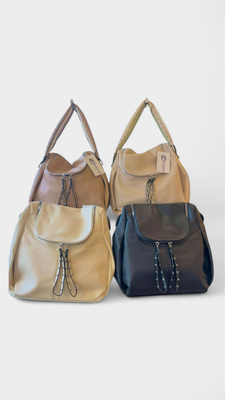 Bolso mochila tachuelas
