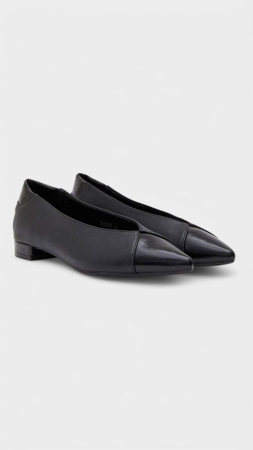 Zapato bicolor pico negro